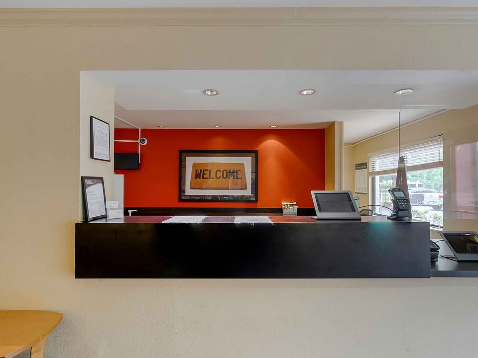 Lobby and Guest Check-in