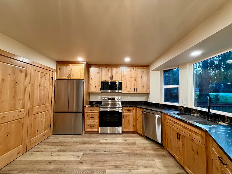 Pioneer Dr — Photo 9