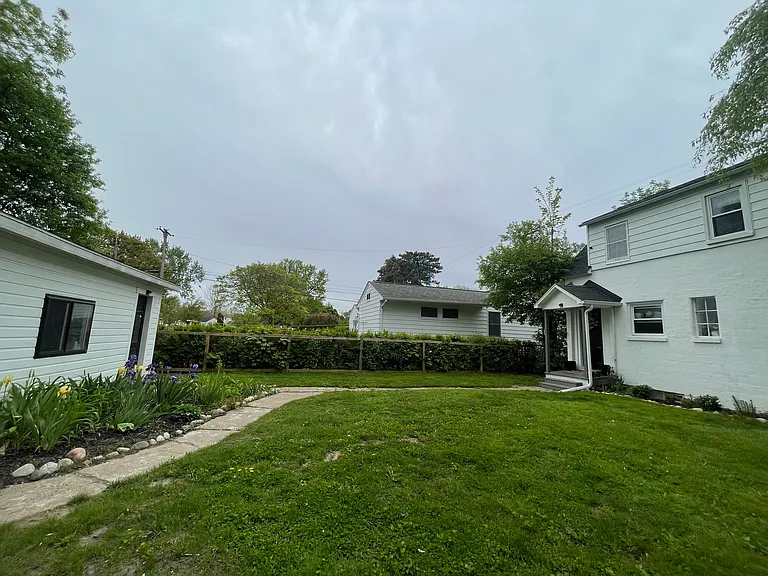 2528 Jefferson Ave — Photo 27