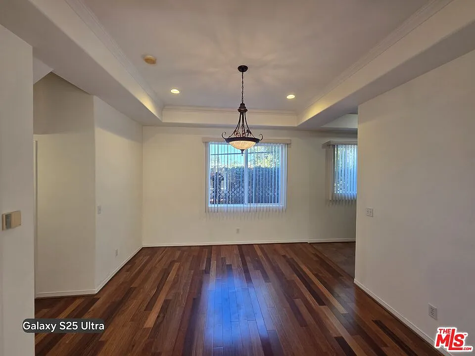 3 bed, 3.0 bath, 1671 sqft, $4,100 — Photo 4