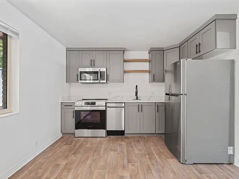 2614 S Green St — Photo 28
