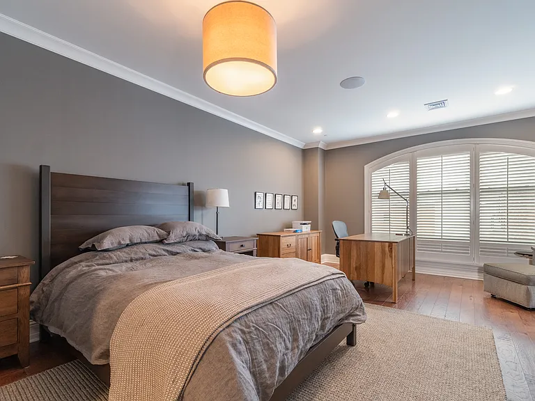 37 Henry St #401 — Photo 25