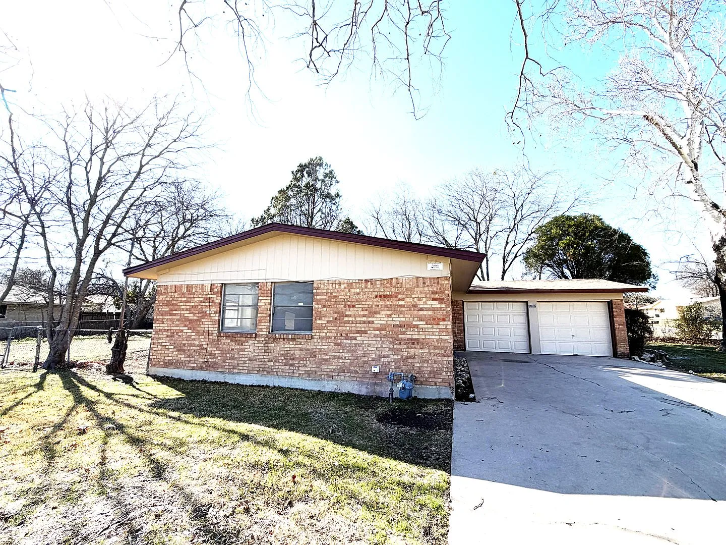 Fantastic Corner Lot Home in Harker Heights — Photo 1