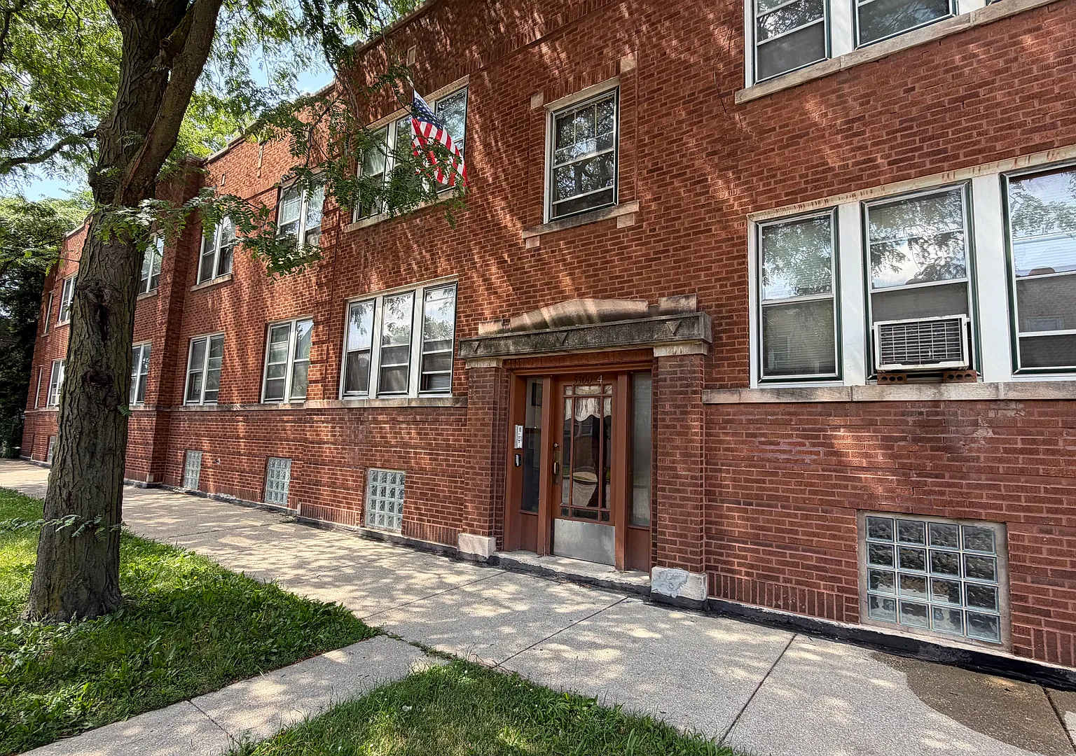 1 bed, 700 sqft, $1,200 — Photo 1