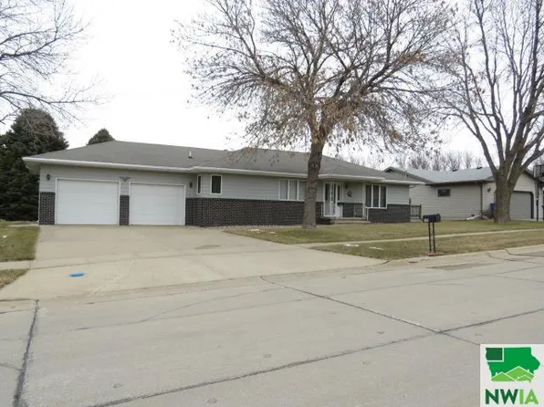 501 15th St SE, Le Mars, IA 51031