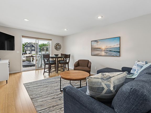 5th image of 2329 S Pointe Way