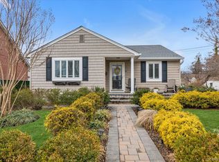 48 Ann Street, Glen Cove, NY 11542