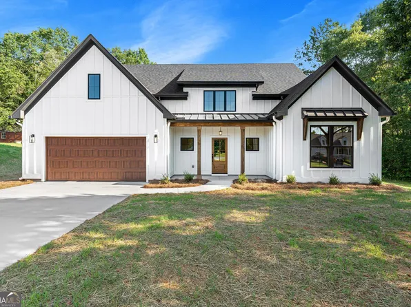 221 Highland Ridge Dr, Hartwell, GA 30643