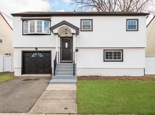 377 Westside Ave, Freeport, NY 11520