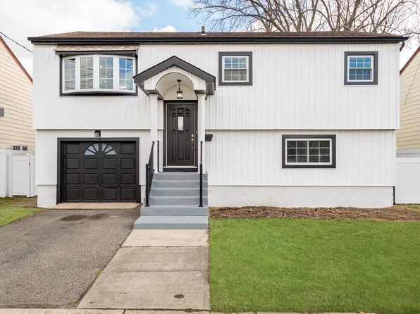 377 Westside Avenue, Freeport, NY 11520