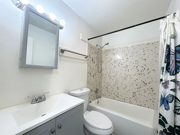 3800 Waller Ave — Photo 3