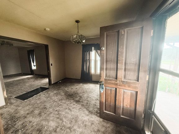 3rd image of 320 Center St