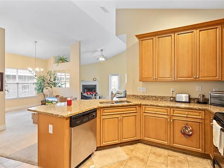2520 Bluebeard Ln E — Photo 3