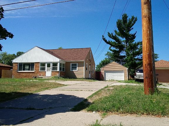 2nd image of 1437 36th St SE