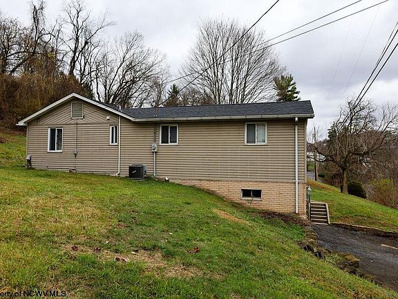 3rd image of 1149 Eastwood Dr