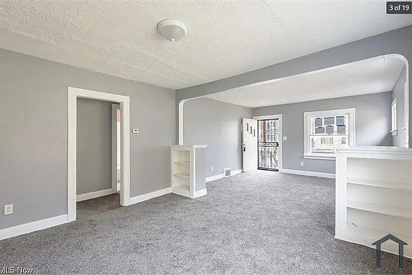 5547 Grasmere Ave — Photo 2