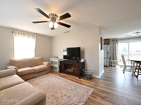 3rd image of 6702 Fenway Rd