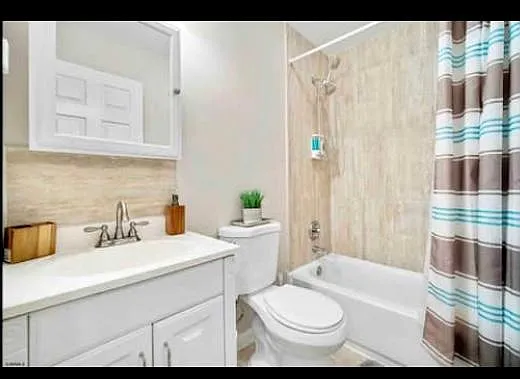 202 N Sacramento Ave #2 — Photo 13