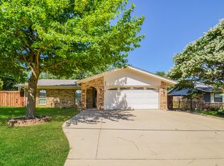 606 S Magnolia St, Aubrey, TX 76227