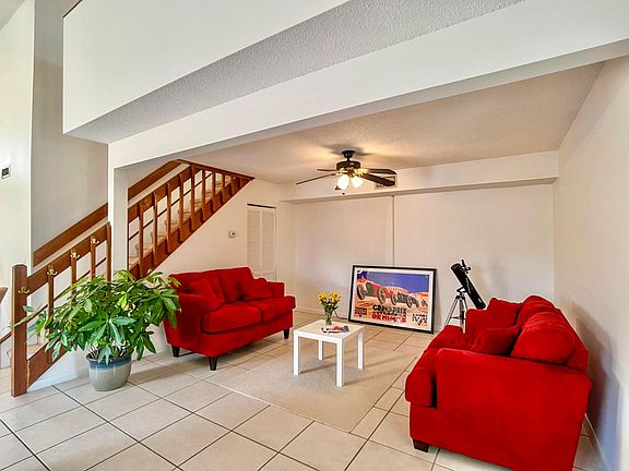 5th image of 102 Maplecrest Circle