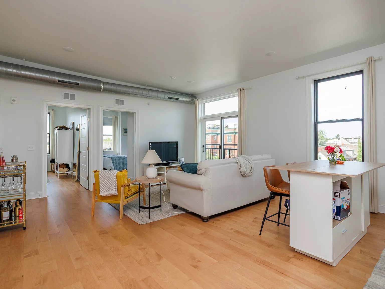 2 bed, 920 sqft, $2,350 — Photo 4