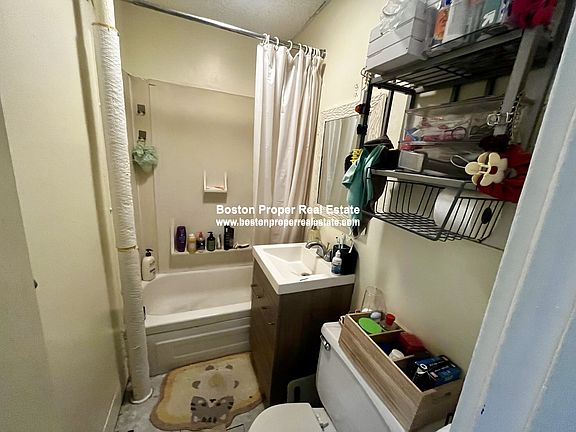 3rd image of 24 Phillips St APT 7