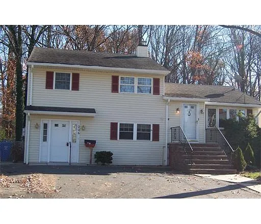206 Amherst Ave photo 1