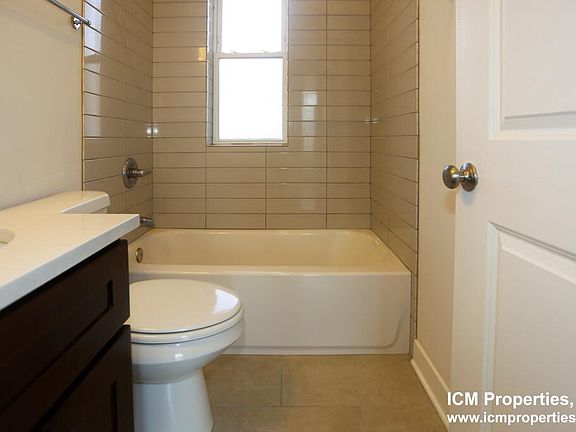 5th image of 1606 W Belle Plaine Ave #1K