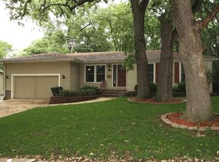 1204 Royal Oaks Dr, Davenport, IA