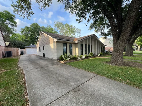 15910 Singapore Ln, Jersey Village, TX 77040