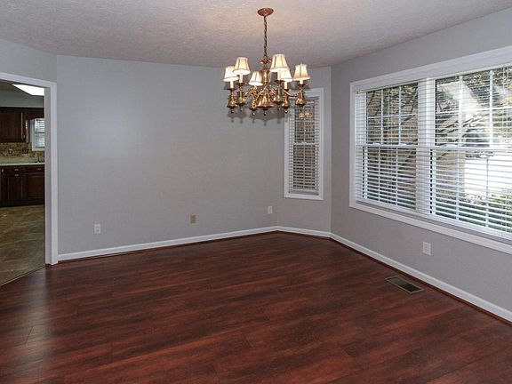 4th image of 2106 Belcaro Dr