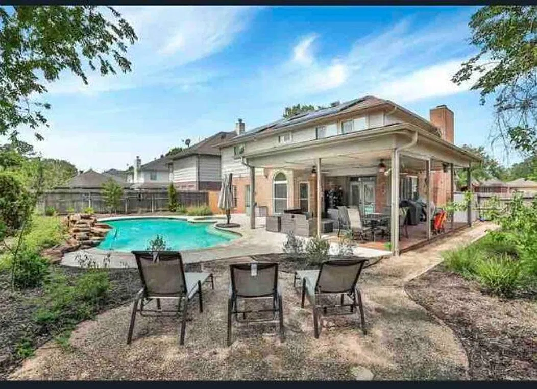4 bed, 2600 sqft, $9,495 — Photo 1