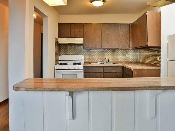 2nd image of 873 W Lill Ave APT B4