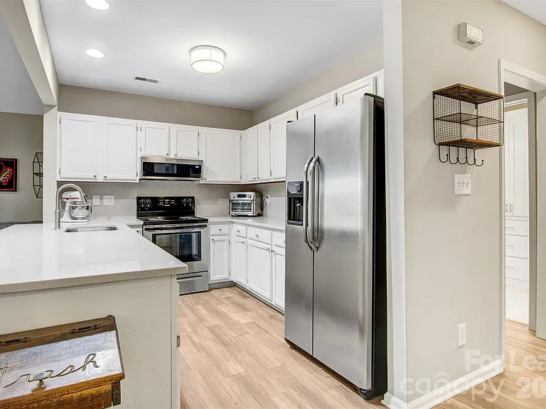 3700 Selwyn Farms Ln #4 — Photo 14