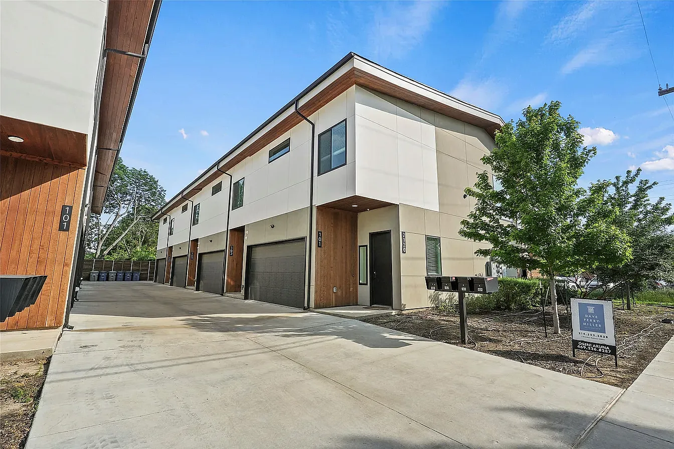 2 bed, 1581 sqft, $2,999 — Photo 1