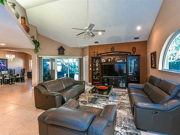 5th image of 9441 NW 18th Pl