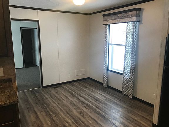 4th image of 457 Saddle Dr