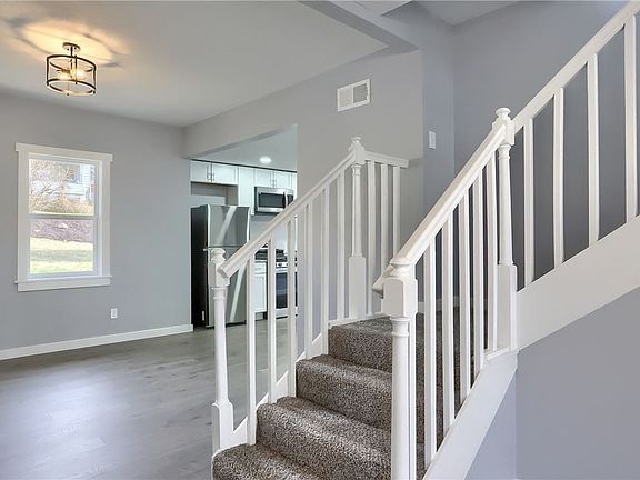 5th image of 15 Hillcrest Ave