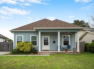 10 Cedar Ln, Gretna, LA 70053