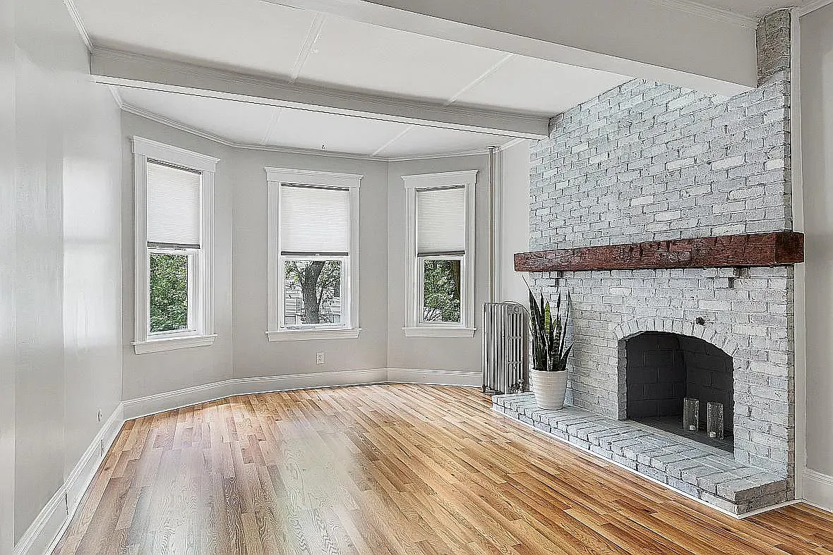2 bed, 1000 sqft, $2,300 — Photo 2