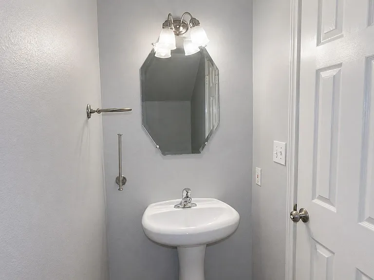 16810 Deck Ct — Photo 27