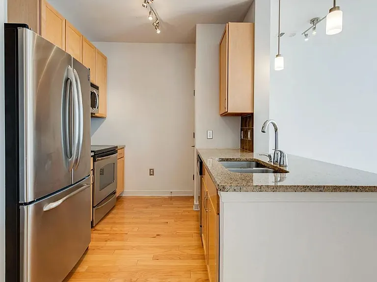 3000 Vanderbilt Pl #324 — Photo 6