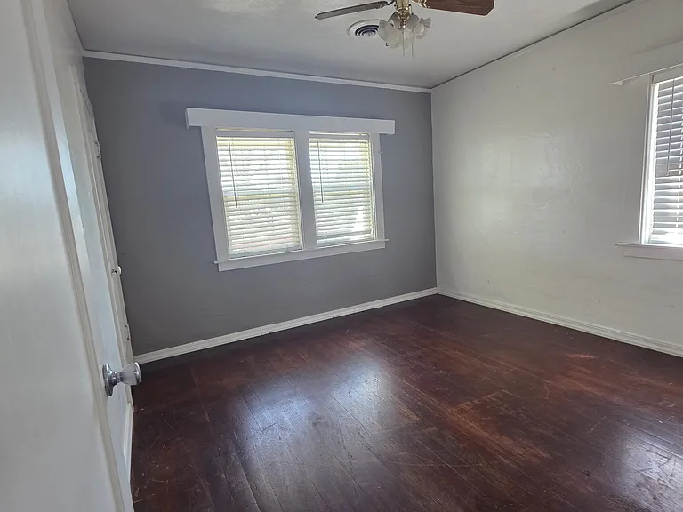 206 G St — Photo 6