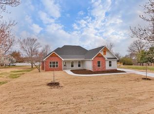 104 S Carl St, Siloam Springs, AR 72761