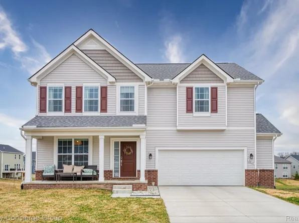 8030 Carston Ln, Brighton, MI 48116