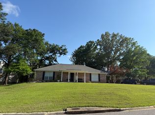 104 Geneva Dr, Daphne, AL 36526