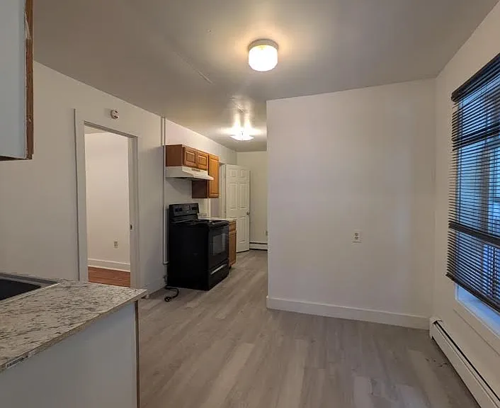 171 Frank St #A — Photo 3