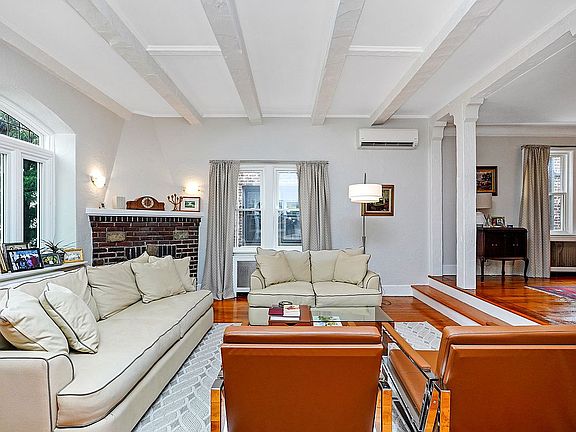 5th image of 2958 Avenue S