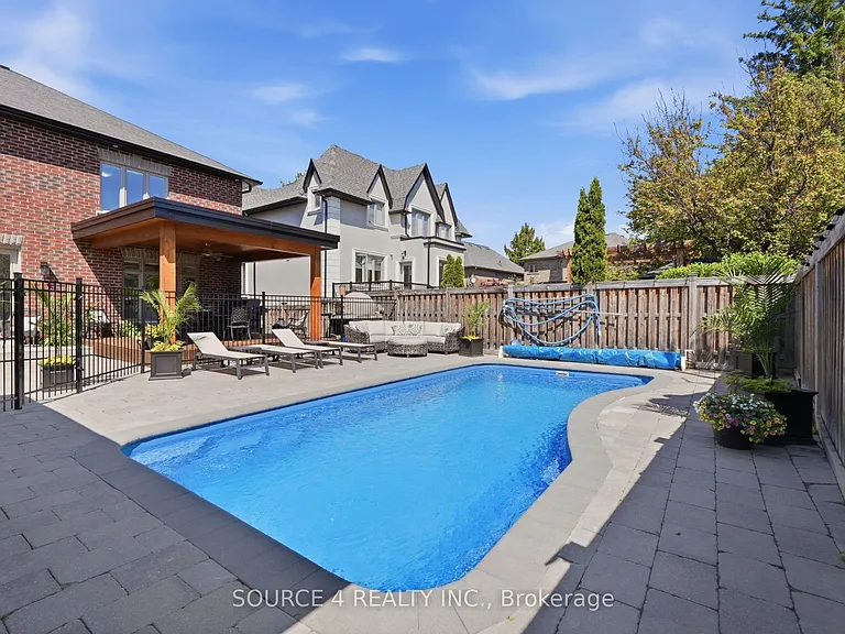 39 Amesbury Dr — Photo 45