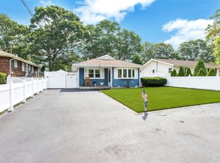 181 Hounslow Rd, Shirley, NY 11967